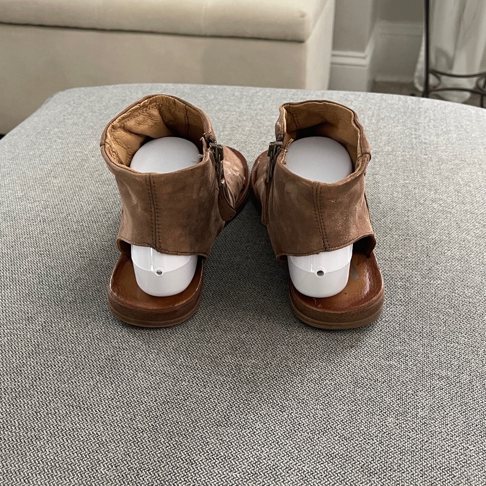 Price Firm! MIZ MOOZ FIZZY Sandal - Picture 3 of 8
